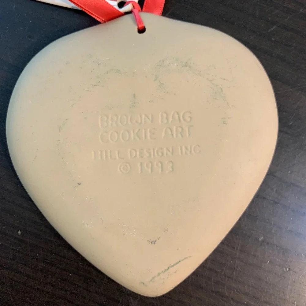 Vintage 1993 Brown Bag Cookie Art Heart Stoneware Mold with Recipe Book USA
